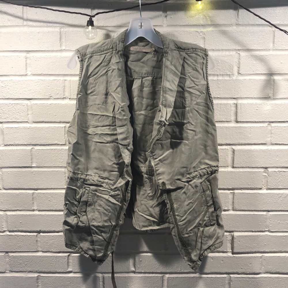 Cute army green vest